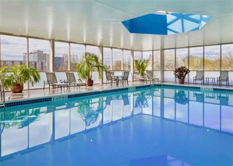 11 BEST HOTELS near NEWARK AIRPORT