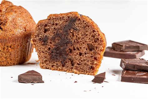 Chocolate muffin halves with chocolate - Creative Commons Bilder