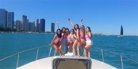 Luxury Yacht Chicago | Boat Rental Services