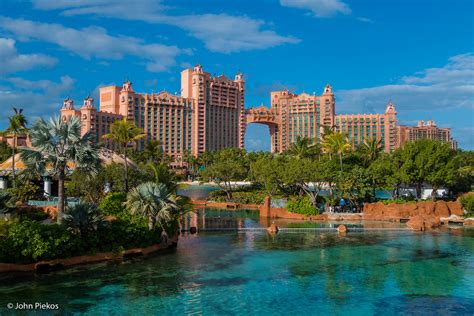 Classic view of The Royal Towers at Atlantis | Classic view … | Flickr