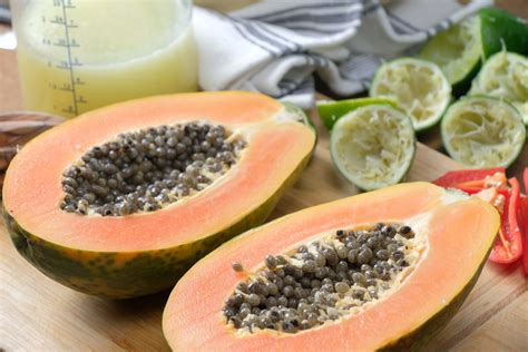 Fresh Chipotle Papaya Margaritas | Meatless Makeovers