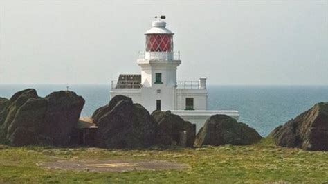 Skokholm island's lighthouse appeal raises £100,000 - BBC News