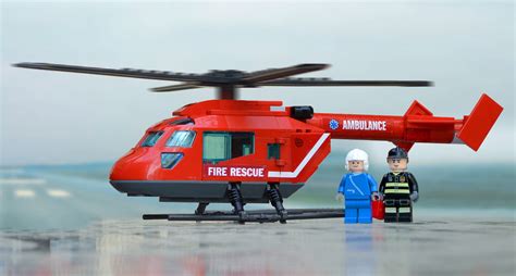 Lego Life Flight helicopter MOC | This Lego air ambulance ca… | Flickr