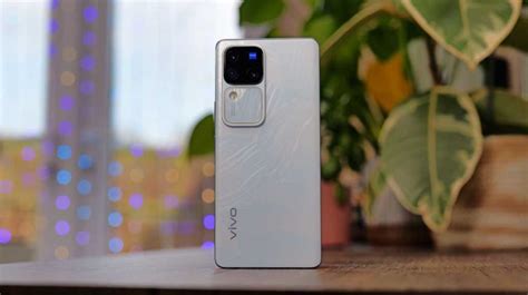 Vivo V30 Pro Review: Featherweight Phone with Heavyweight Camera - Tech Advisor