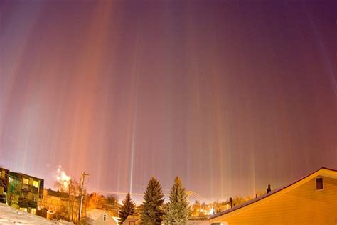 Light pillars, An Incredible Optical Phenomenon | Amusing Planet