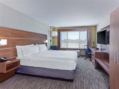 Holiday Inn Express & Suites Elk Grove West I-5 Guest Room & Suite Options