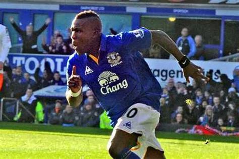 Royston Drenthe’s Everton FC career appears over after Dutch winger twice late for training ...