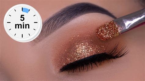 5 MINUTE Golden Glitter Eye Makeup | Quick & EASY | Glitter eye makeup, Golden eye makeup ...