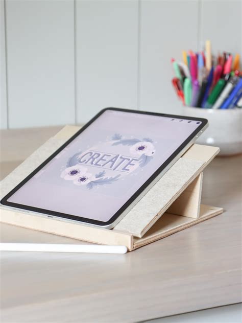 DIY iPad Stand for Drawing - Hydrangea Treehouse