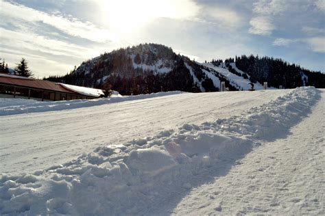 Hyak Sno-Park Sledding Hill | Outdoor Project