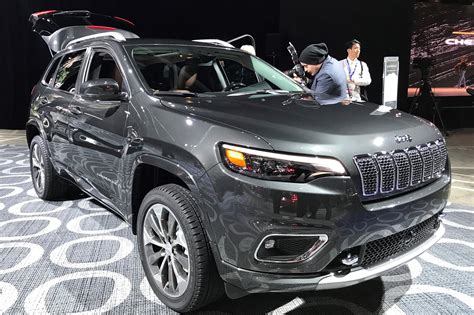 Jeep Cherokee (2018): facelifted SUV unveiled at Detroit show | CAR Magazine