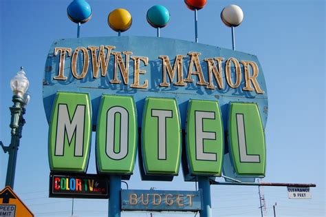 Vintage Motel sign #boulderinn | Vintage neon signs, Retro sign, Vintage signs