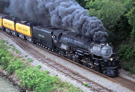 Union Pacific Challenger 4-6-6-4 | Steam locomotive, Train, Steam trains