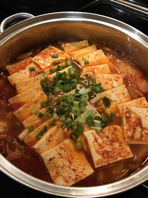 Kimchi stew (Kimchi-jjigae) recipe - Maangchi.com