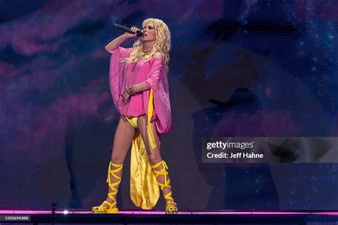 Shania Twain performs at PNC Music Pavilion on June 28, 2023 in... News Photo - Getty Images