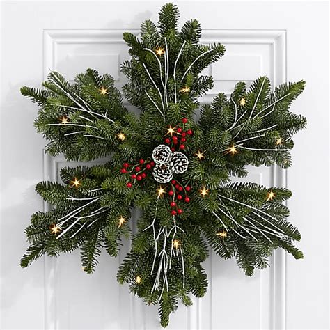 44 Beautiful Christmas Wreaths Decor Ideas You Should Copy Now - PIMPHOMEE