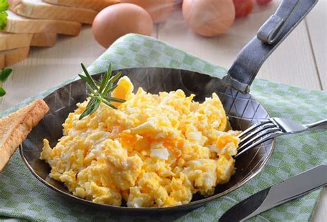 Country Fresh Scrambled Eggs Recipe - Country Recipe Book