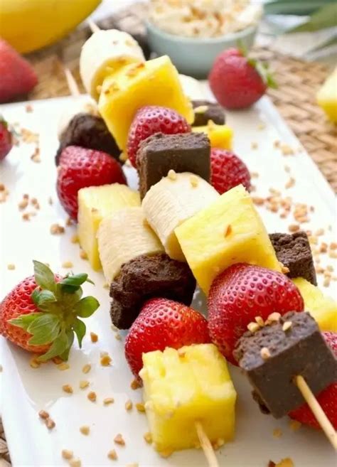 7 Mouthwatering Banana Split Toppings You Must Try ...