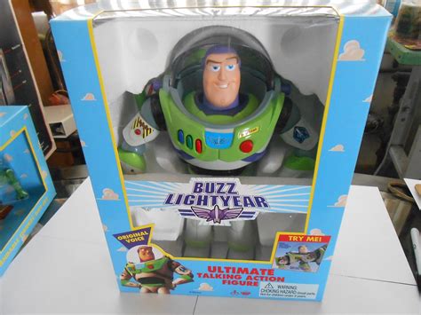 Toy Story BUZZ LIGHTYEAR ULTIMATE TALKING ACTION FIGURE