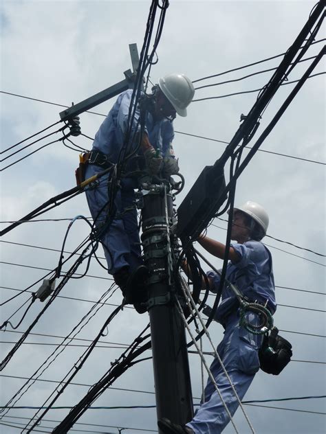 Free Images : repair, vehicle, mast, electricity, lines, assembly ...