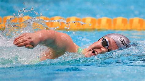 Ellie Simmonds leads a British clean sweep at Ponds Forge