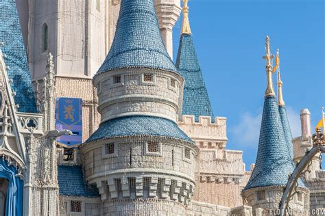 PHOTOS: Cinderella Castle Christmas Dream Lights Installation Now Complete