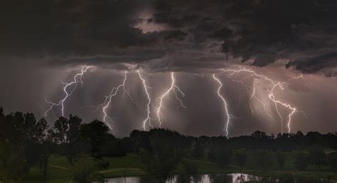 Nebraskan Thunderstorms [OC] [6767x3694] : r/ExposurePorn