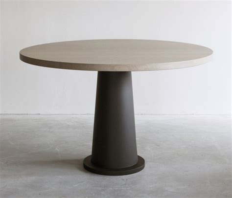 Kops dining table round metal base | Architonic