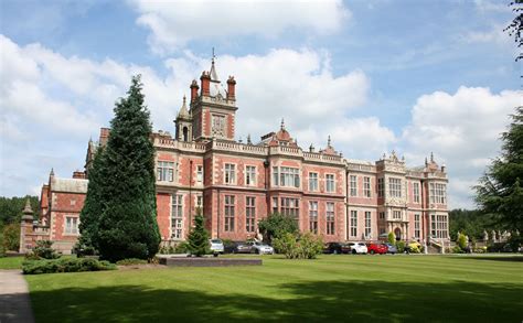 Crewe Hall | Crewe, Castles in england, English country house