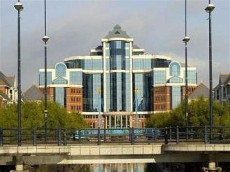 Premier Inn Manchester - Salford Quays Hotel - Deals, Photos & Reviews