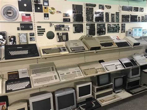 Mariupol Computer Museum creator finds a new war-time calling