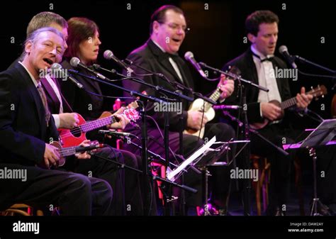 Ukulele orchestra great britain hi-res stock photography and images - Alamy