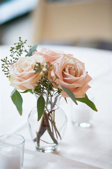 Pin by さなえ on 花飾り | Bridal shower flowers, Simple bridal shower, Rose flower arrangements