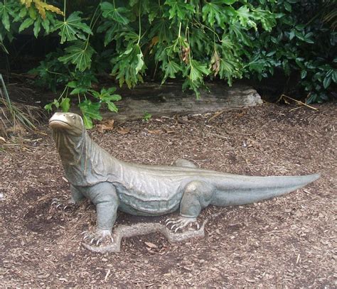 Garden Outdoor Bronze Monitor Lizard Statue On the ground