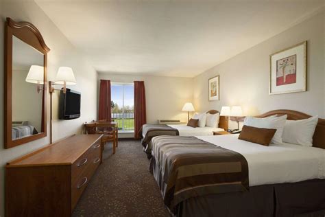 Ramada by Wyndham SeaTac Airport, SeaTac, WA, United States - Compare Deals