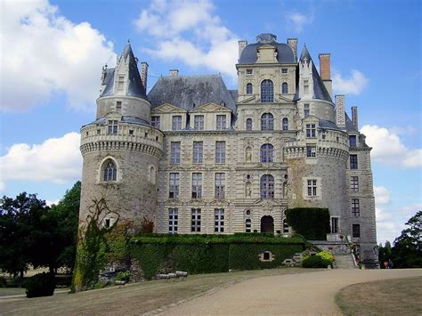 TOP WORLD TRAVEL DESTINATIONS: Angers, France