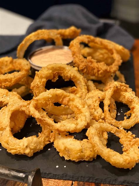 VIDALIA ONION RINGS | APPETIZER | SOUTHERN FOOD