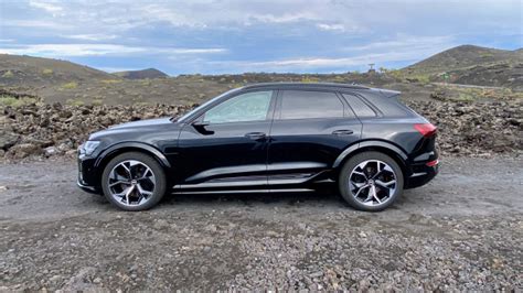 Review: 2024 Audi Q8 E-Tron feels friskier, goes further – RiderWeekend ...