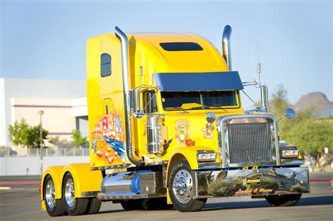 1999 Freightliner Classic XL Custom Rig - NextTruck Blog & Industry ...