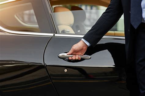 Luxury Cars VS Executive Cars – What’s The Difference?