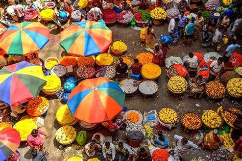 10 Awesome Places to Go Street Shopping in Bangalore (2024)