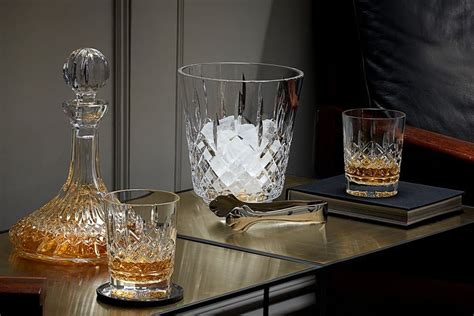 Best Whiskey Glasses For Whiskey-Sipping Glory [2020 Edition]