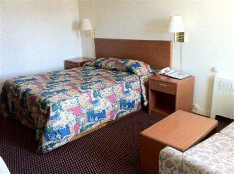 TRAVELERS INN - Updated 2024 Prices & Motel Reviews (Belleville, Ontario)