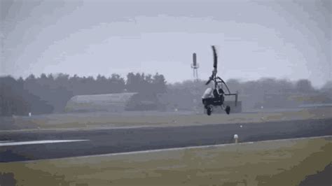 Helicopter Landing GIF - Helicopter Landing - Discover & Share GIFs