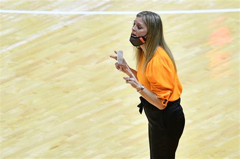 Kellie Harper recaps Tennessee’s win against Auburn