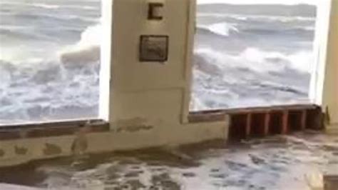 Birch Bay restaurant destroyed by wild waves fueled by fierce winds | KATU