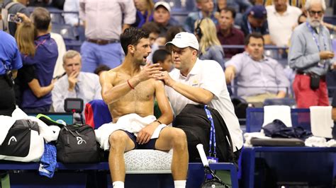 Novak Djokovic plays through shoulder injury to advance at US Open | Tennis News | Sky Sports