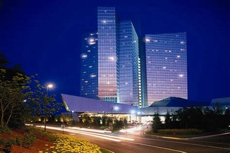 Discover Mohegan Sun Casino and Resort