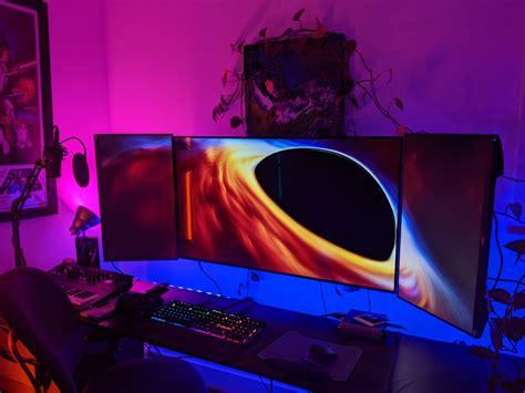 C1 Triple Monitor Setup : r/OLED_Gaming