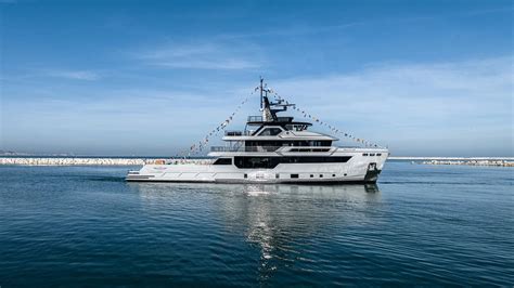 Maverick Explorer Yacht Offers Flexibility, Comfort, and an Impressive ...